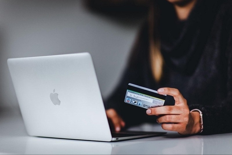 Police Arrest Scammer in Relation to $100 Million Fraud Operation