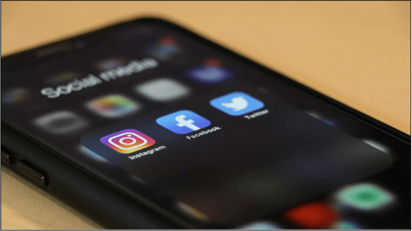 Turkey Shuts Down Social Media Access Amid Political Turmoil